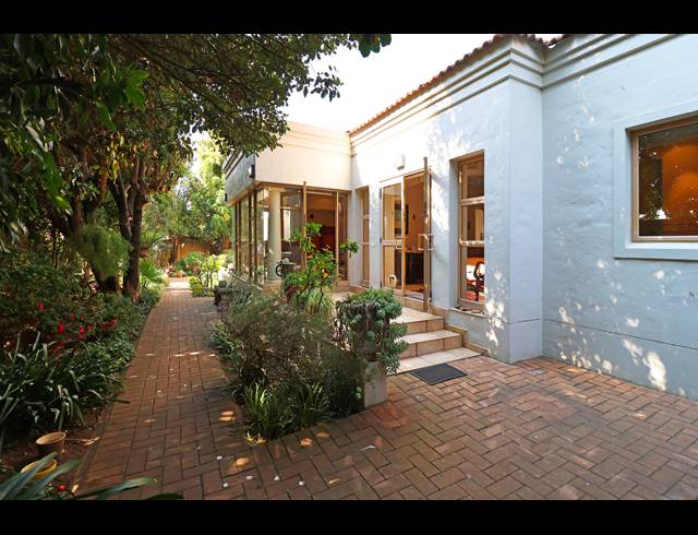 2 BEDROOM HOUSE FOR SALE IN OAKLANDS